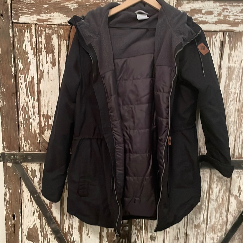Columbia women’s black outer coat size large